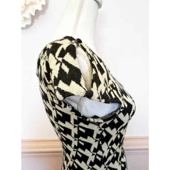 Diane von Furstenberg Black and Tan Sweater Dress Size 6 - Picture 3 of 8